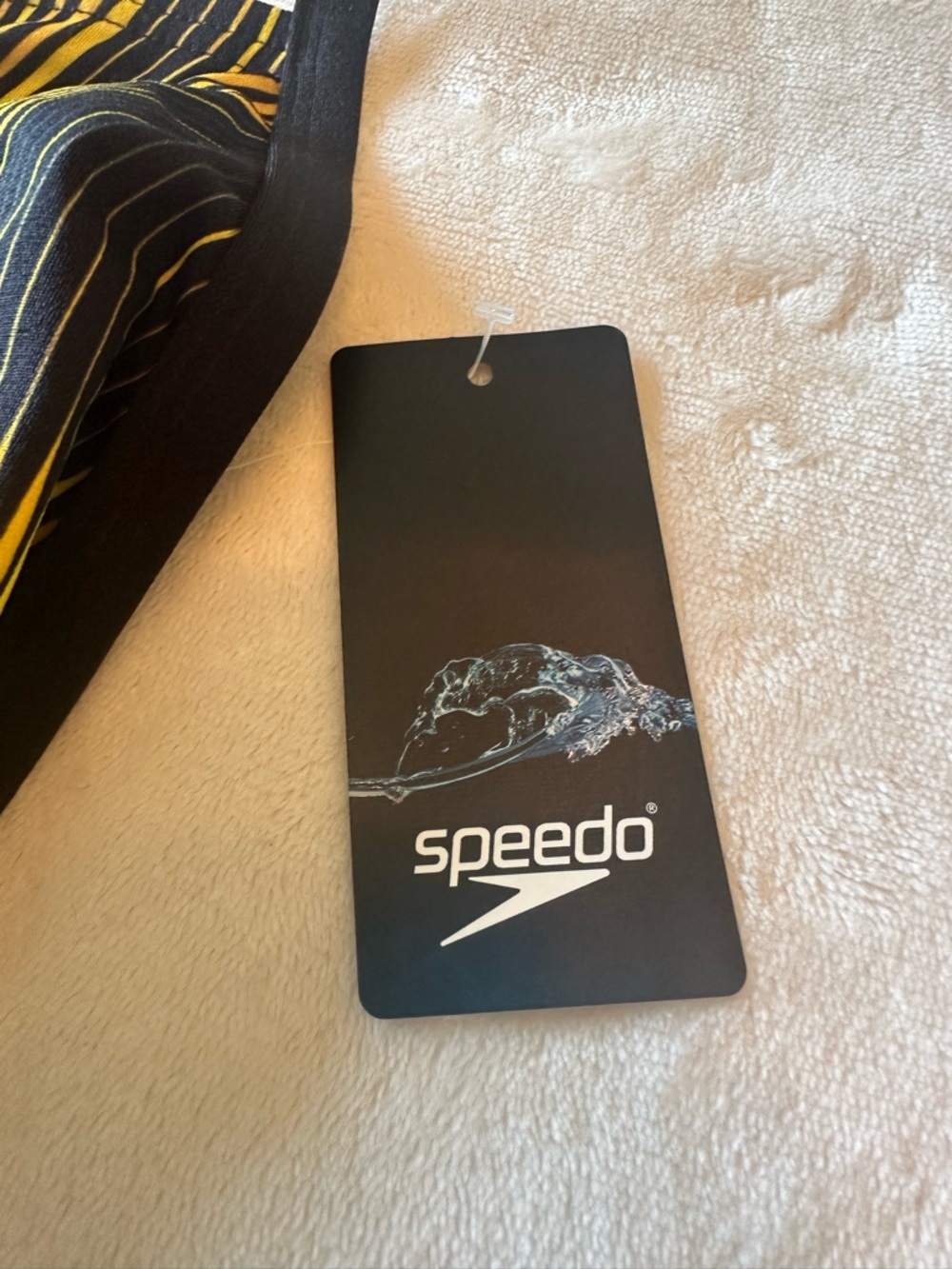 NWT Speedo Endurance+ Women's One-Piece Swimsuit - Black & Yellow Size 30 - Picture 4 of 10